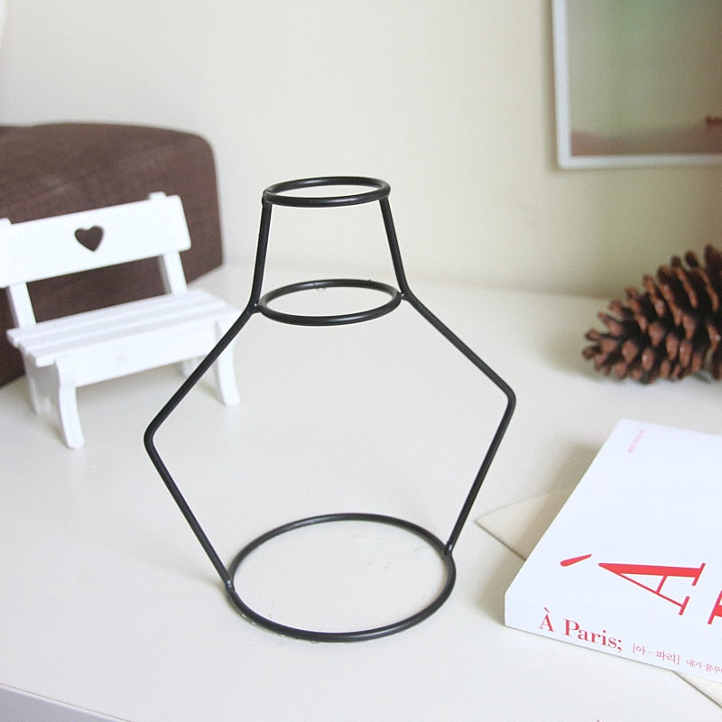 Retro Nordic Iron Flower Vase