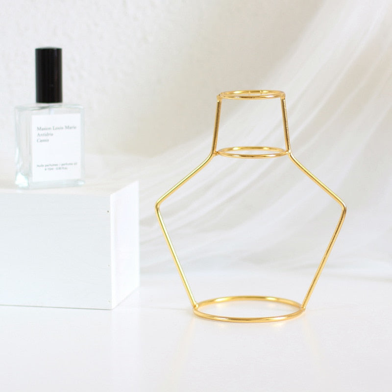 Retro Nordic Iron Flower Vase
