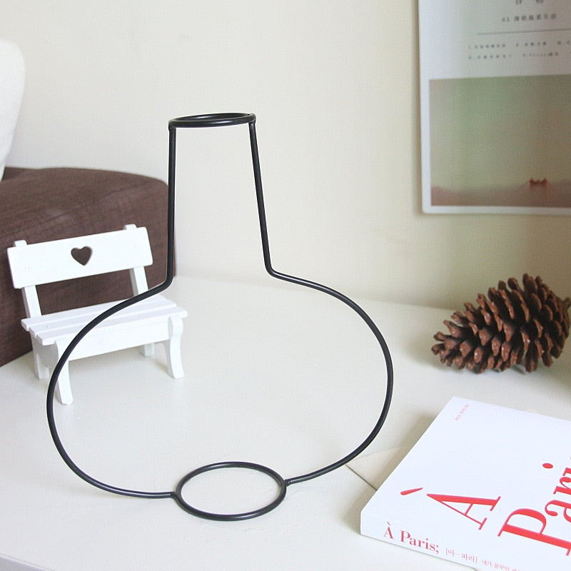 Retro Nordic Iron Flower Vase