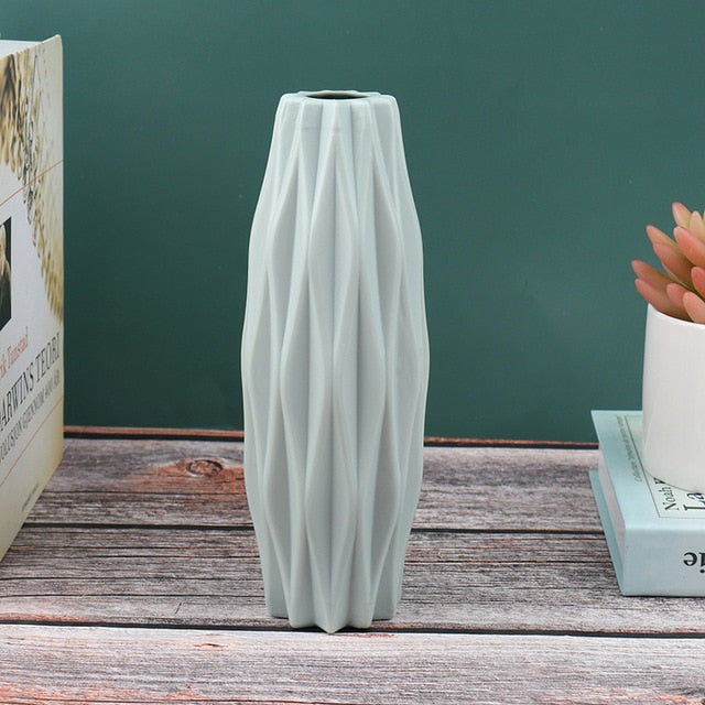 White Modern Plastic Flower Vase
