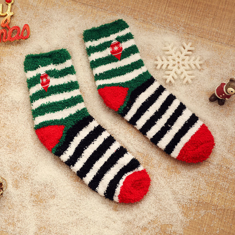 Autumn and winter new coral velvet Christmas socks, thick warm embroidery half-velvet home land socks SOCK